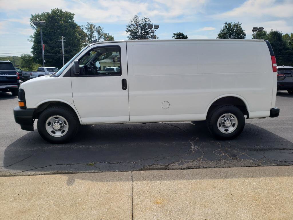 Used 2017 Chevrolet Express 2500 image 6