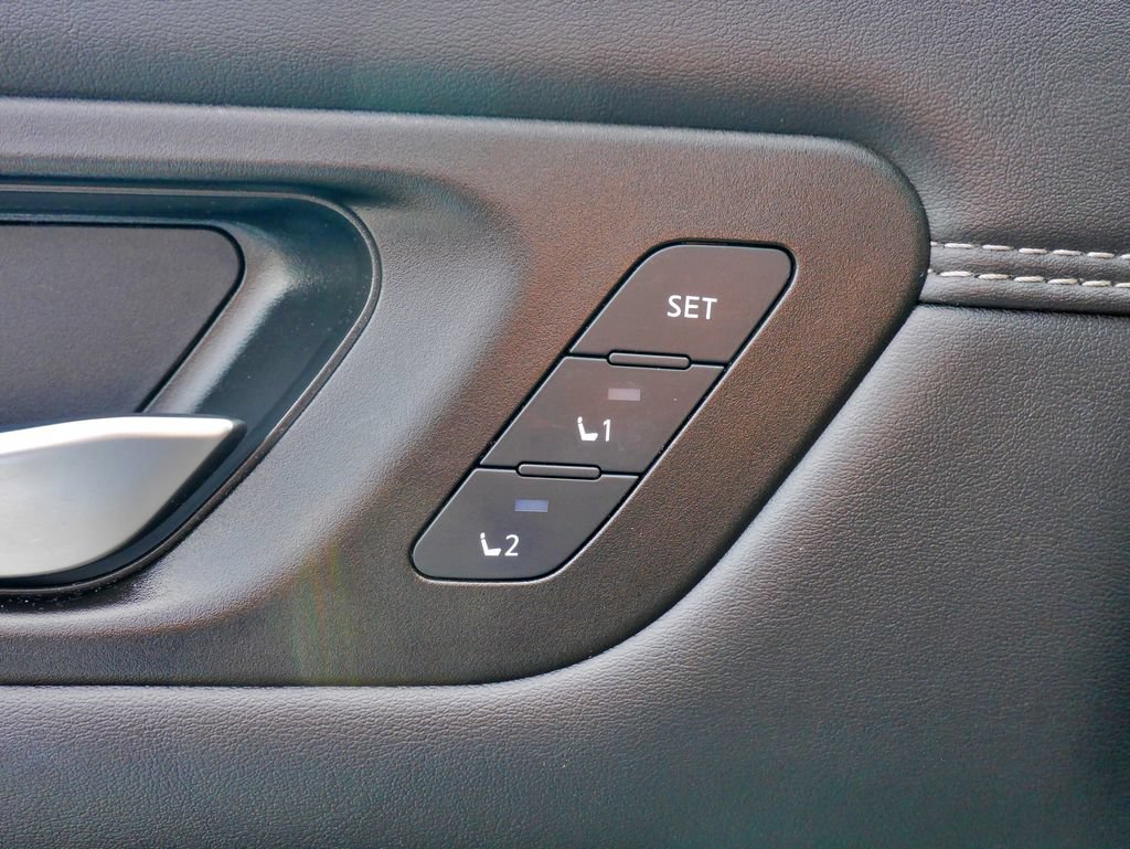 Used 2023 Nissan Pathfinder Platinum AWD/4WD image 22