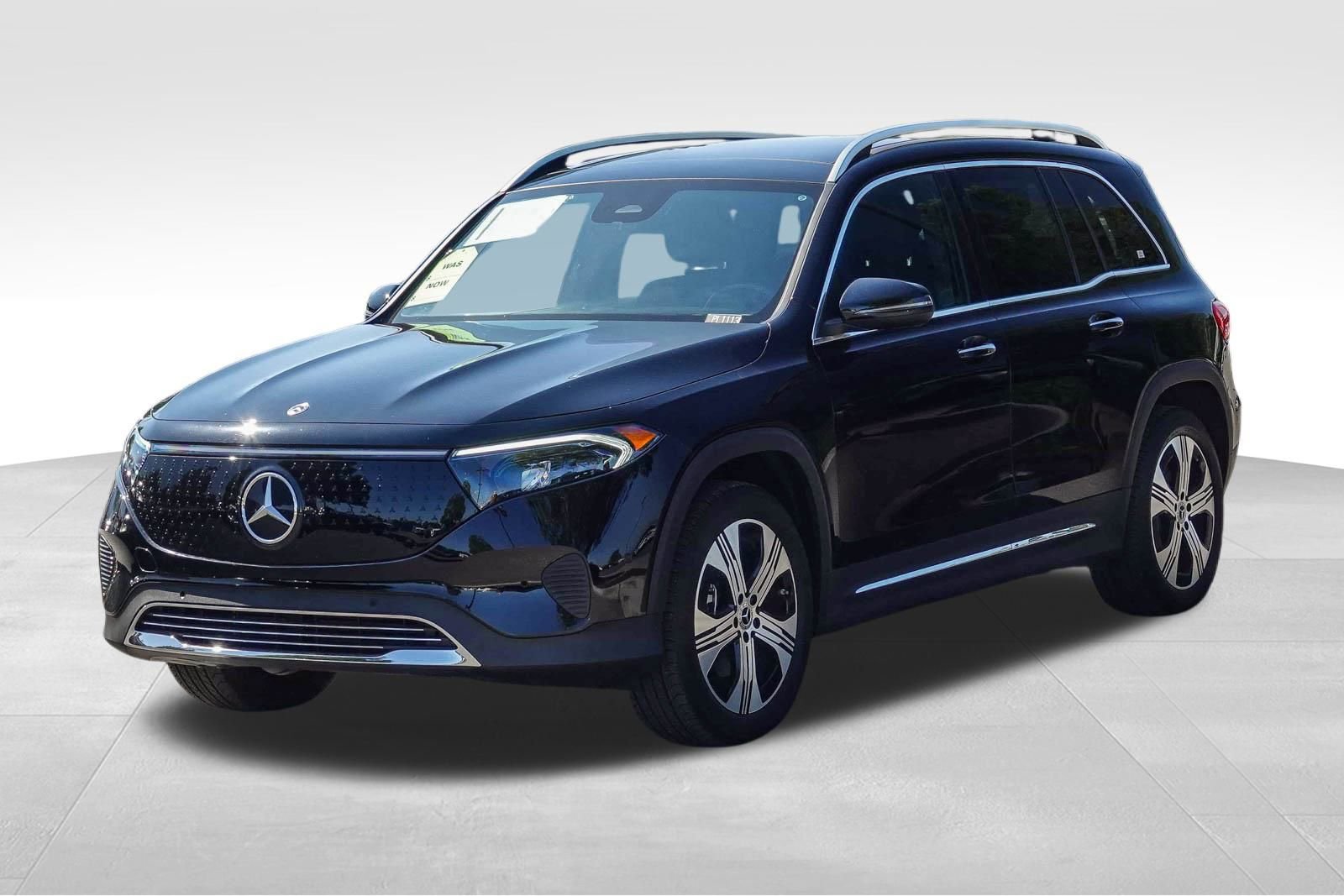 Used 2024 Mercedes-Benz EQB 350 4MATIC SUV image 3