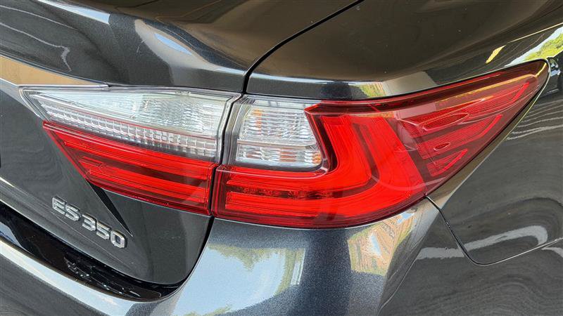 Used 2018 Lexus ES 350 w/ Navigation System Package FWD image 12