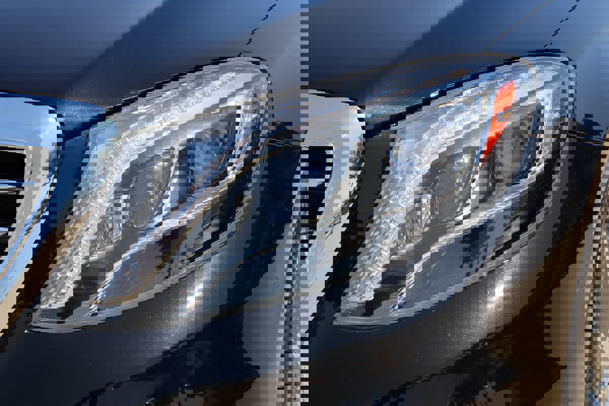 Used 2015 Mercedes-Benz S 63 AMG 4MATIC Sedan w/ Driver Assistance Package image 7