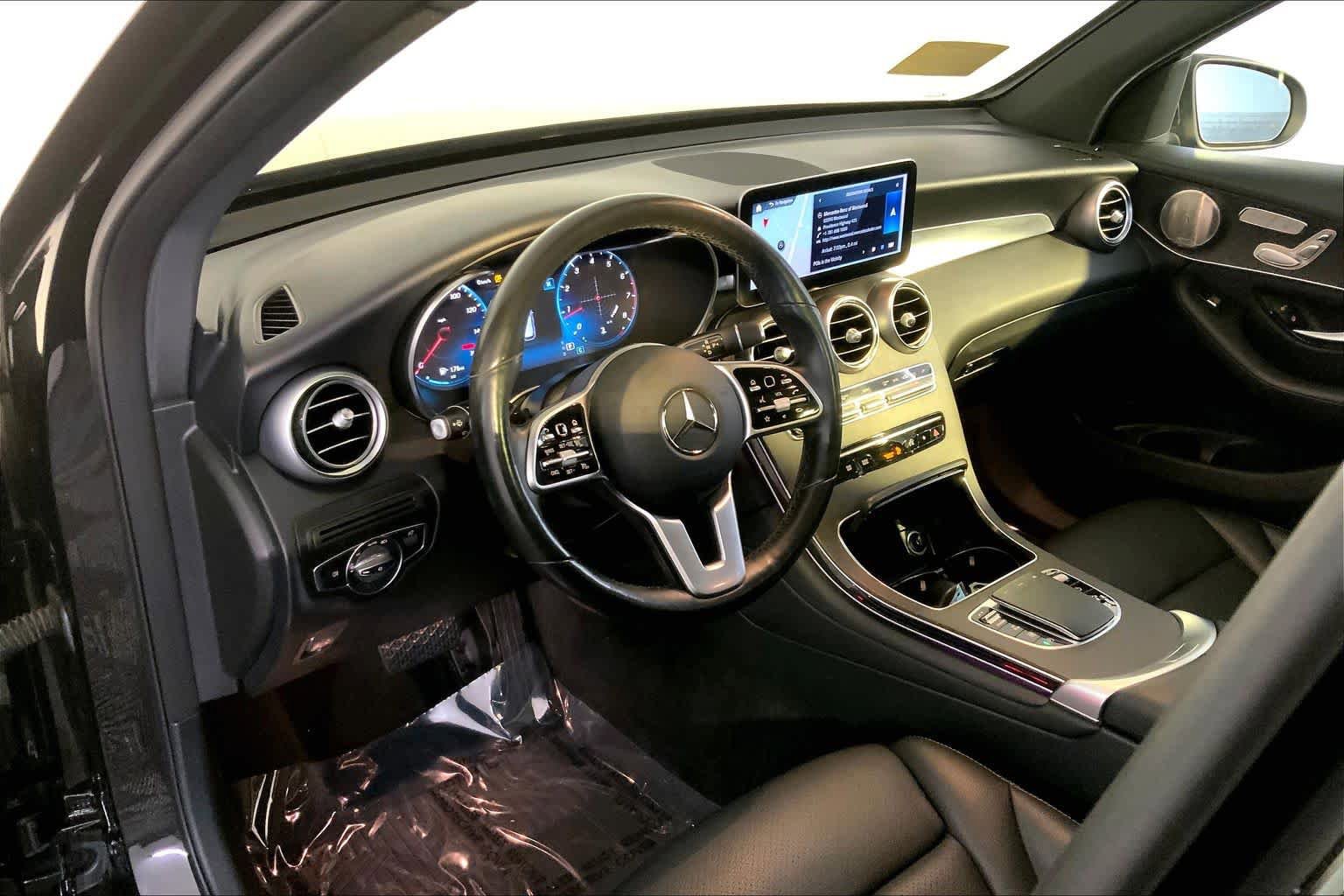 Used 2021 Mercedes-Benz GLC 300 4MATIC w/ Multimedia Package image 18
