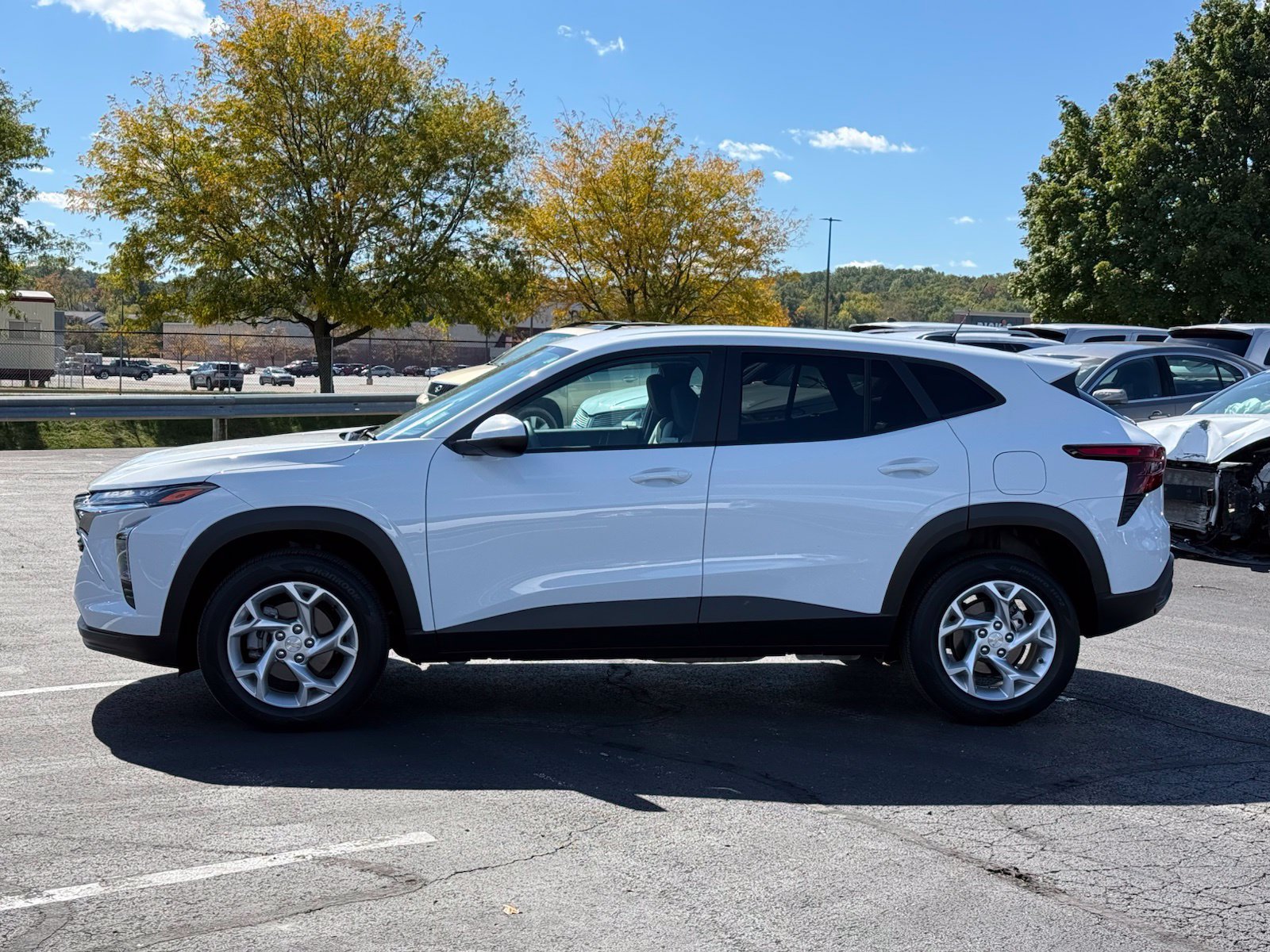 Used 2025 Chevrolet Trax LS w/ LS Convenience Package FWD image 7