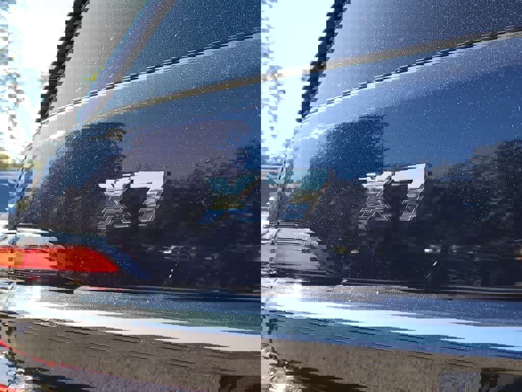 Used 2024 BMW X7 M60i w/ Executive Package image 7