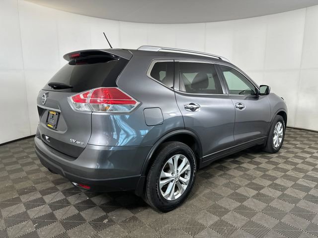 Used 2016 Nissan Rogue SV image 3