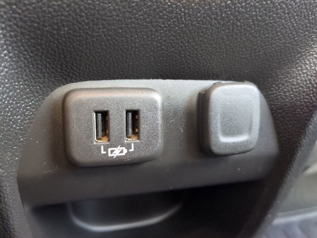 Used 2019 Chevrolet Colorado ZR2 w/ ZR2 Midnight Special Edition image 16