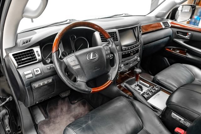 Used 2014 Lexus LX 570 4WD image 3
