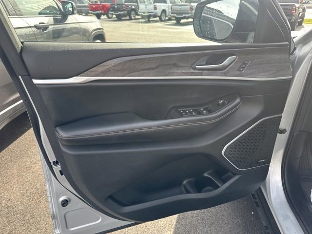 Used 2021 Jeep Grand Cherokee L Limited image 16