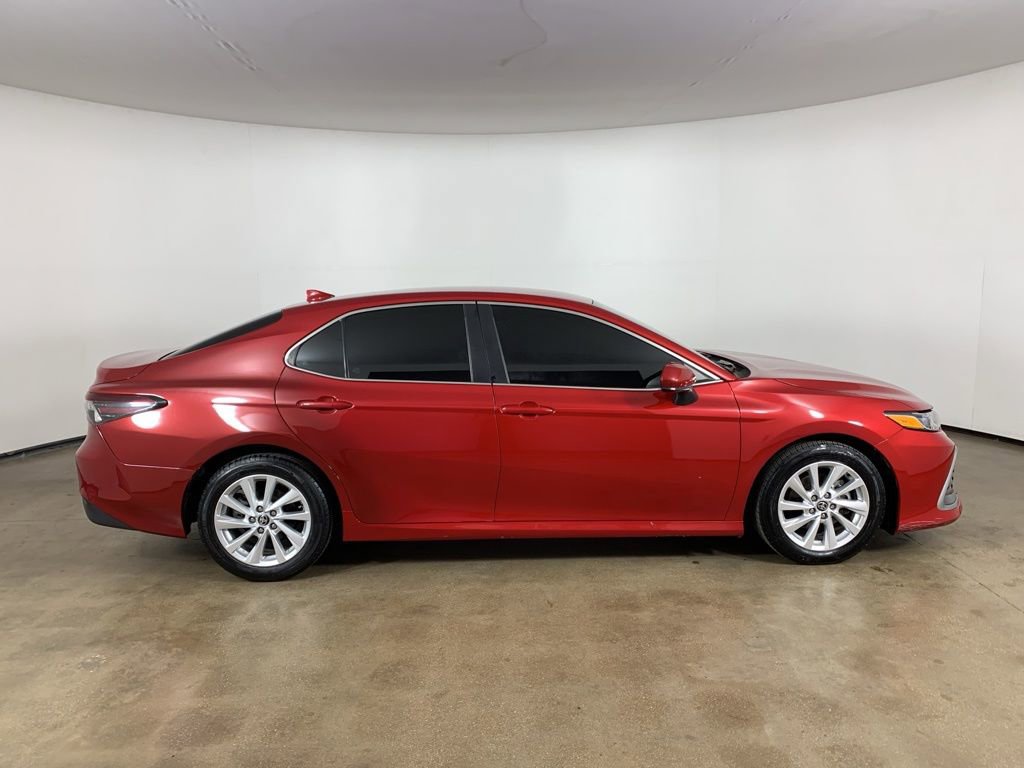 Used 2023 Toyota Camry LE image 7