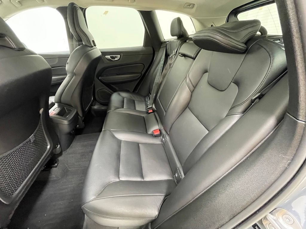 Used 2023 Volvo XC60 B5 Core w/ Climate Package AWD/4WD image 11