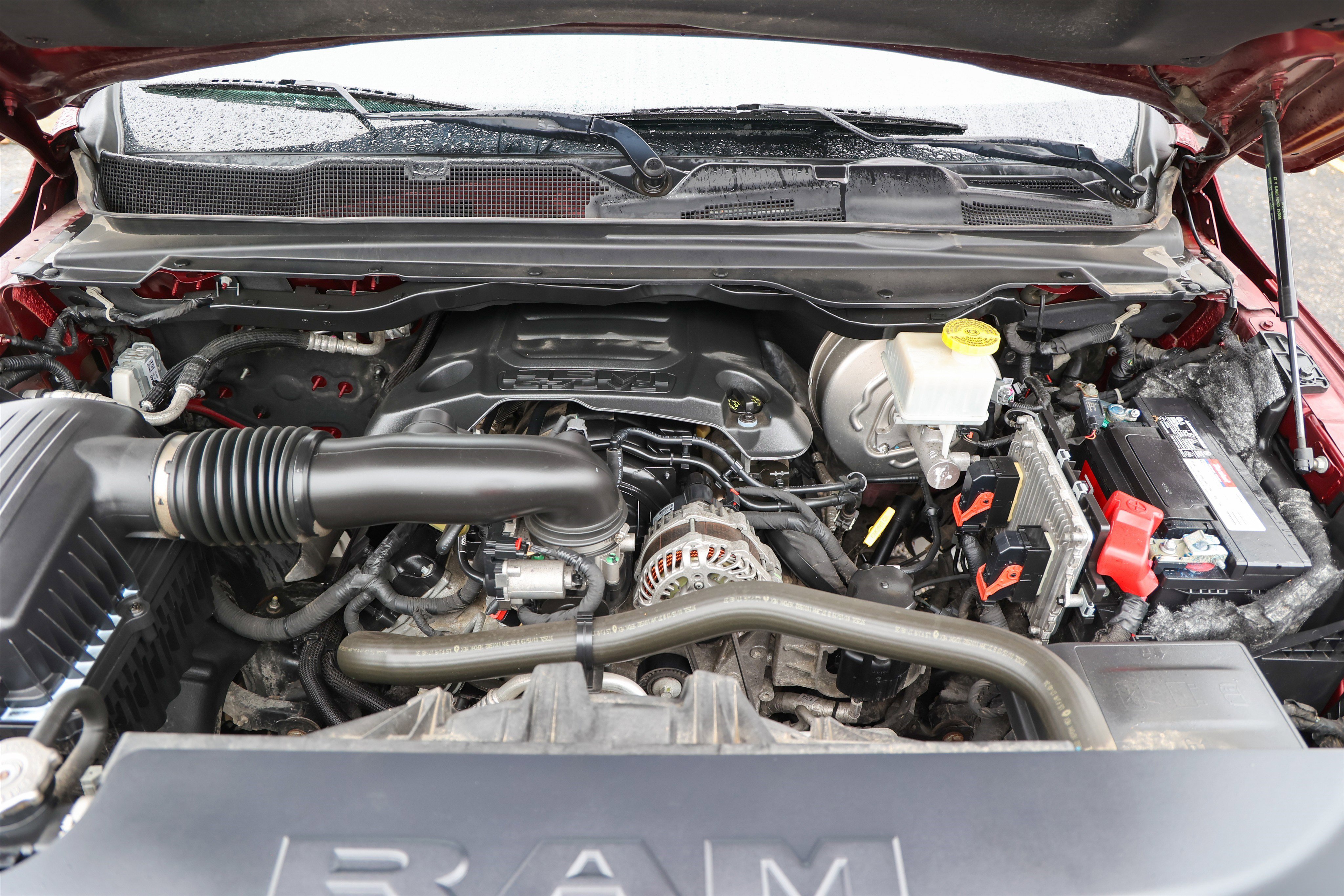 Used 2019 RAM 1500 Laramie AWD/4WD image 18