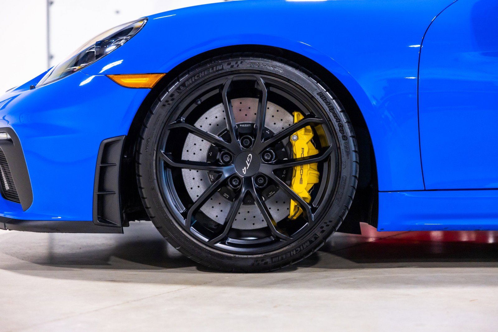 Used 2022 Porsche 718 Cayman GT4 RWD image 20