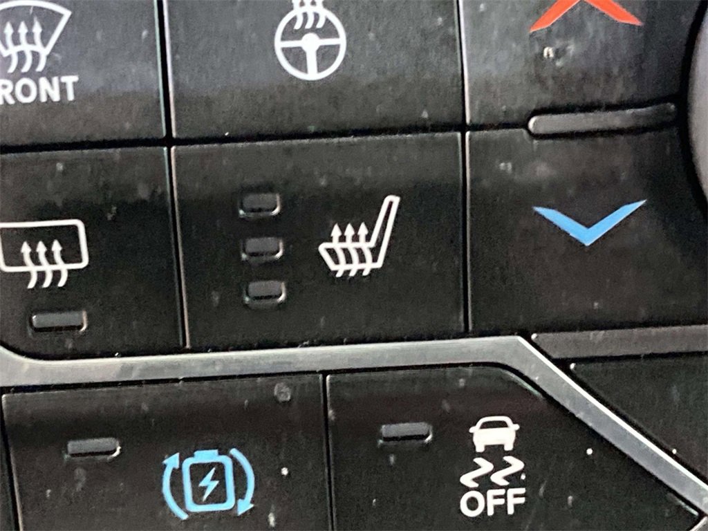 Used 2023 Jeep Wrangler Unlimited Sahara w/ Cold Weather Group image 15