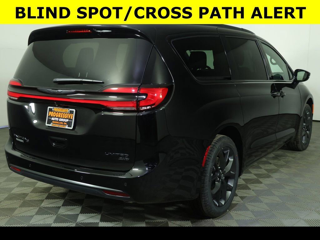 New 2026 Chrysler Pacifica Limited w/ S Appearance Package AWD/4WD image 10