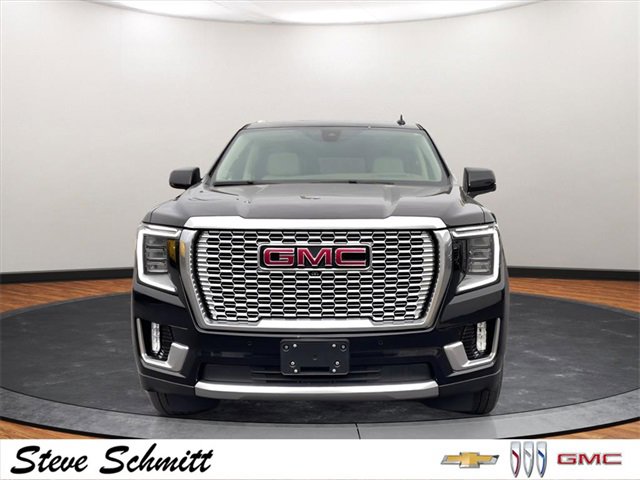 Used 2021 GMC Yukon Denali w/ Denali Premium Package image 3