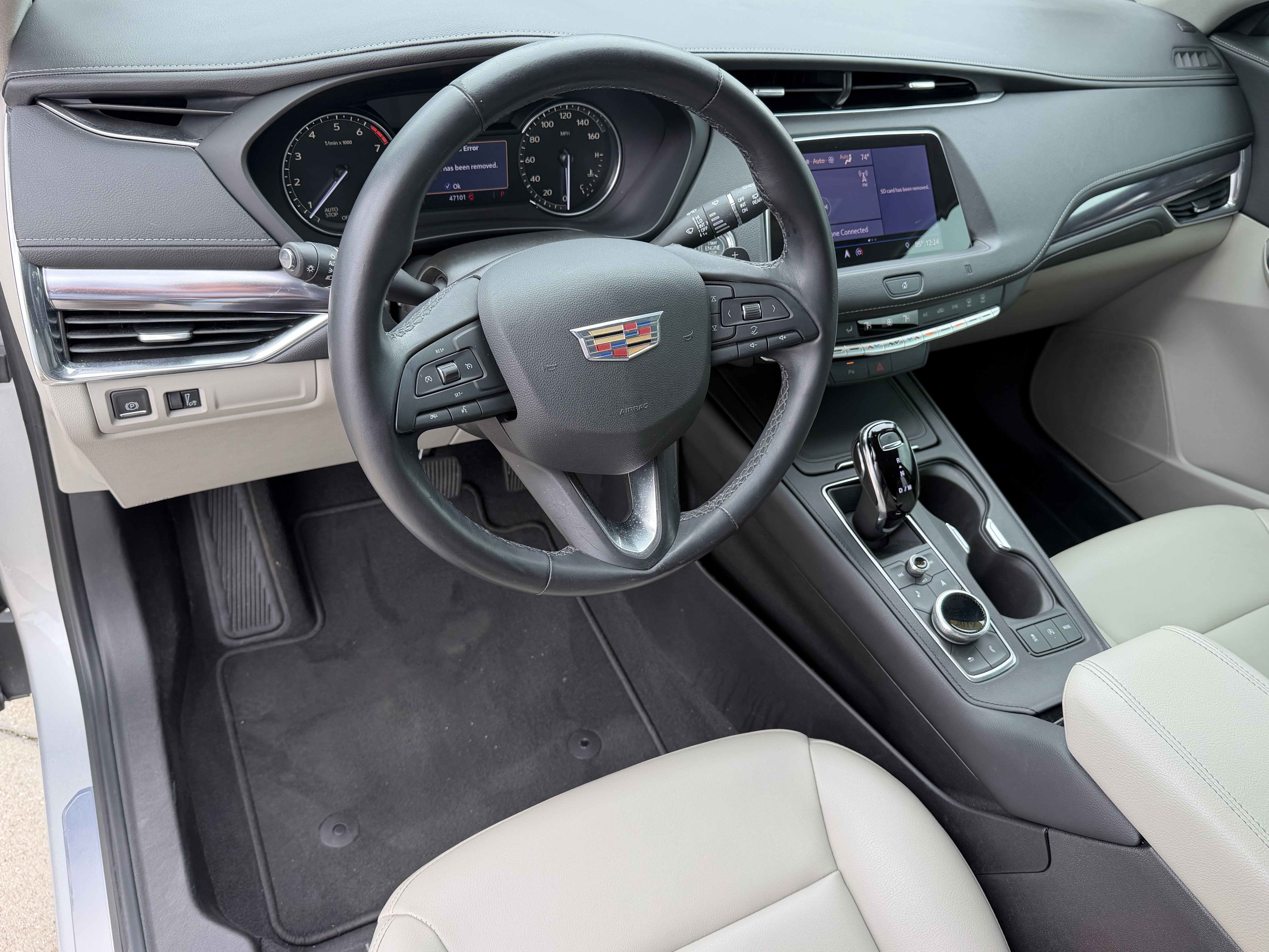 Used 2019 Cadillac XT4 Luxury FWD image 14