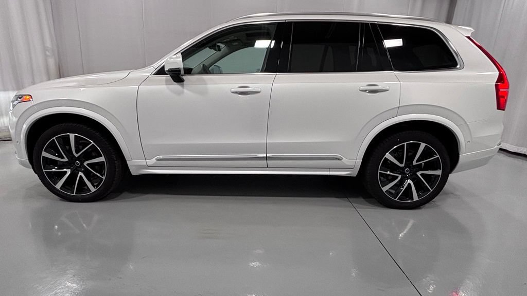 Certified 2024 Volvo XC90 B5 Plus w/ Protection Package Premier AWD/4WD image 9