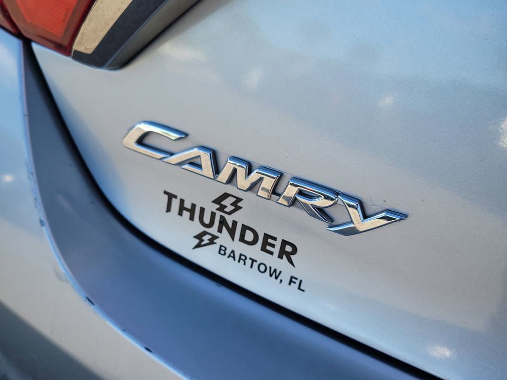 Used 2017 Toyota Camry SE FWD image 6