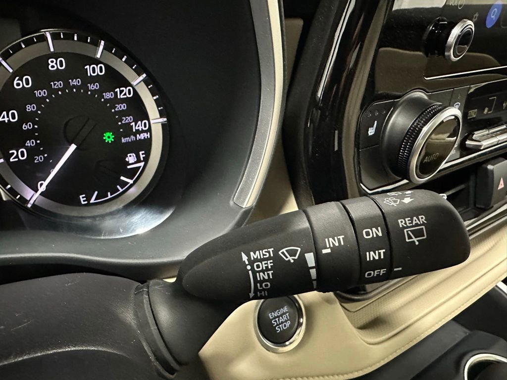 Used 2025 Toyota Highlander XLE image 22