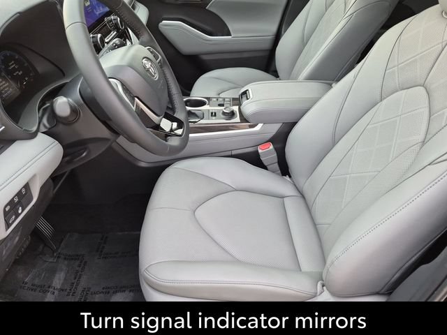 Certified 2026 Toyota Highlander Platinum AWD/4WD image 13