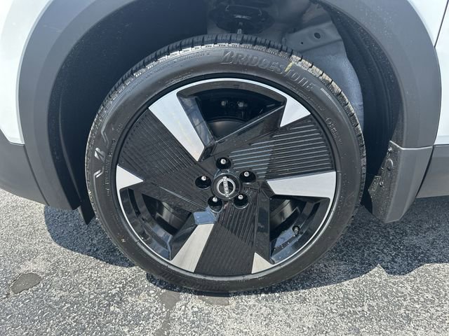 New 2025 Nissan Kicks SR w/ SR Premium Package image 8