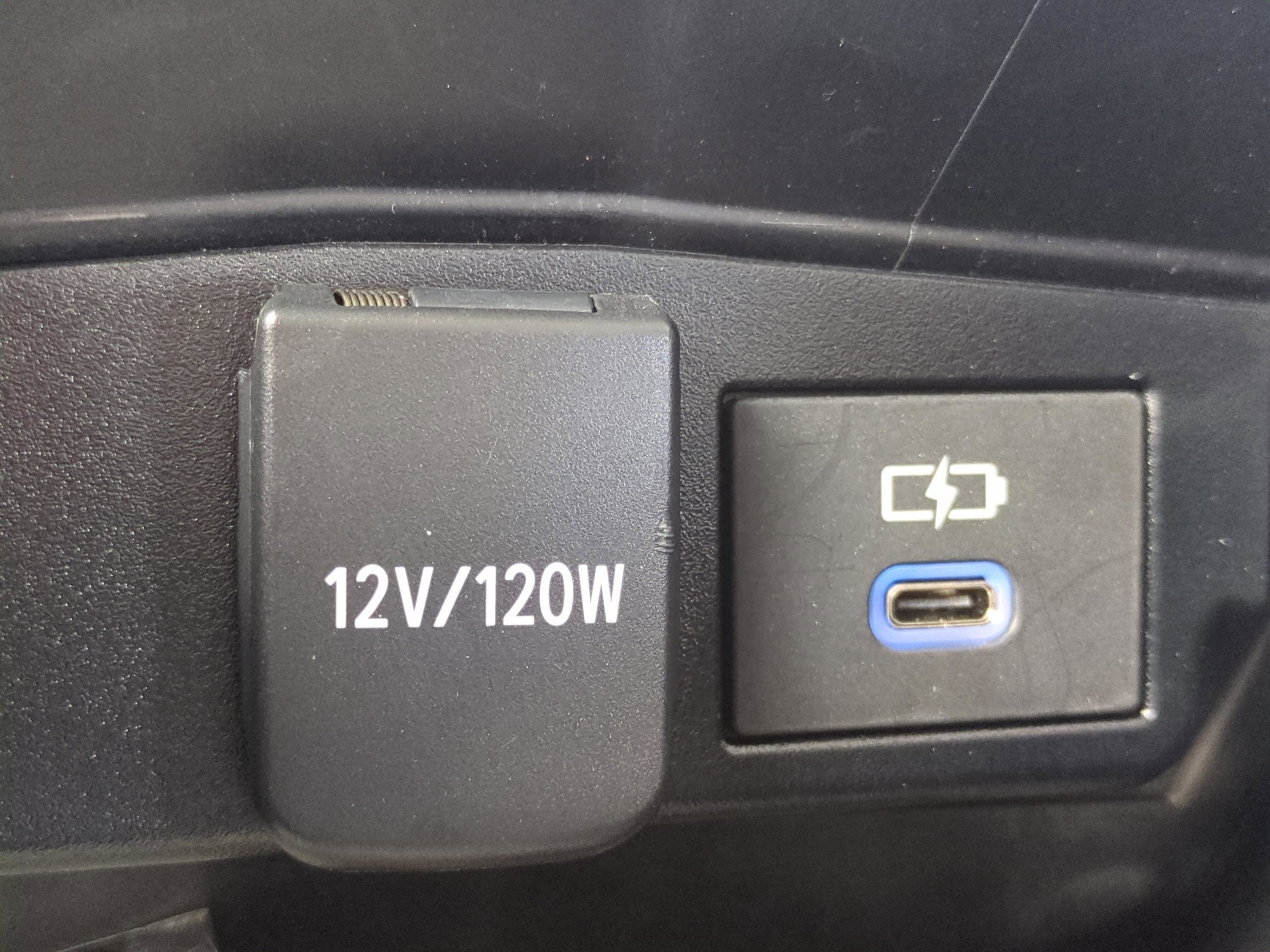 Used 2022 Toyota Corolla LE image 19