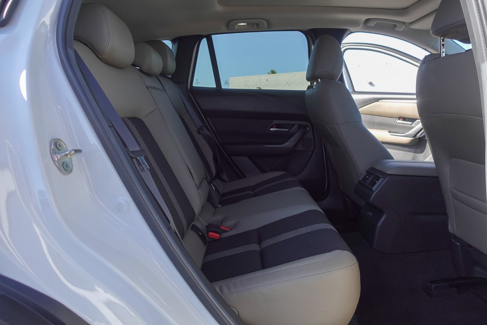 Certified 2025 MAZDA CX-50 AWD 2.5 S w/ Premium Package image 16