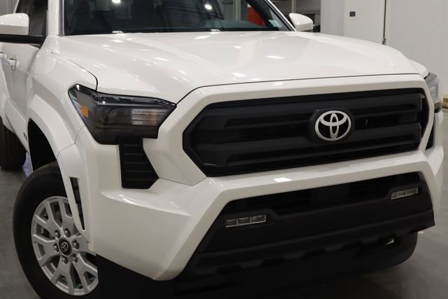 Used 2024 Toyota Tacoma SR5 image 38