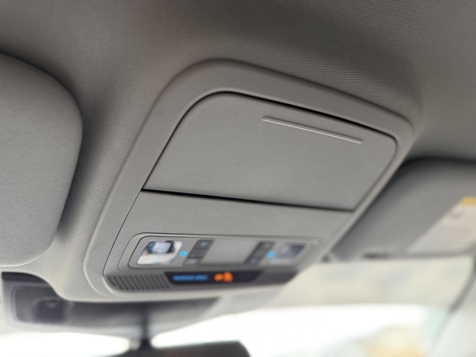 Used 2023 Ford Explorer XLT w/ Equipment Group 202A image 19