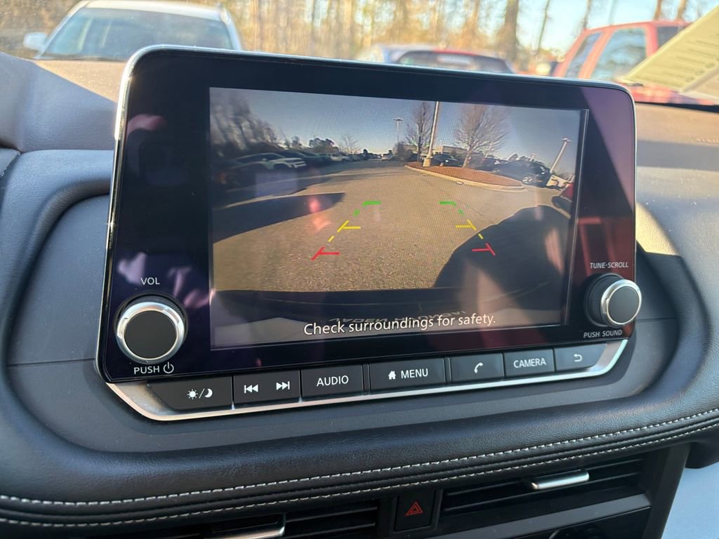 Used 2023 Nissan Rogue SV image 18