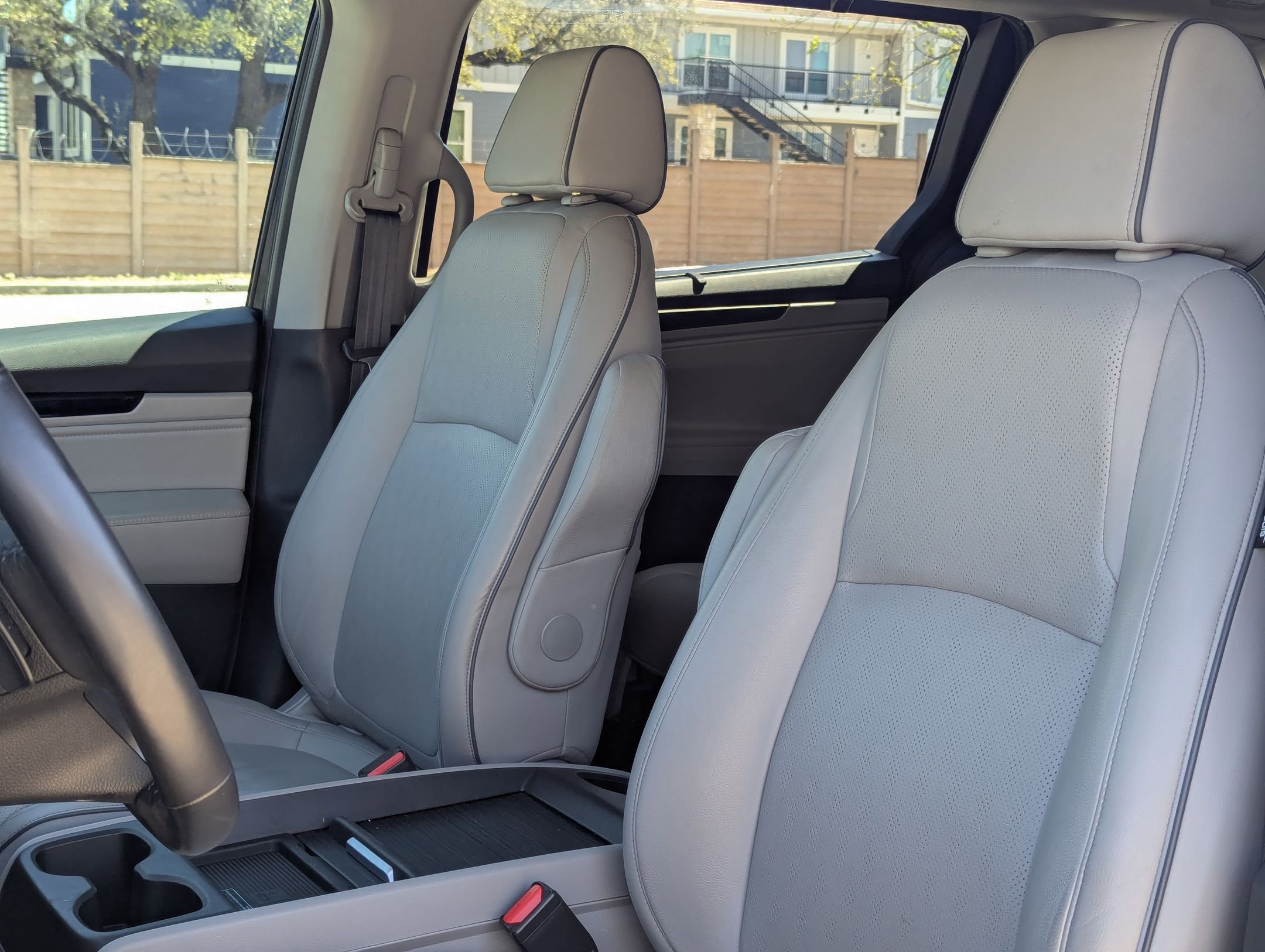 Used 2023 Honda Odyssey Elite image 13