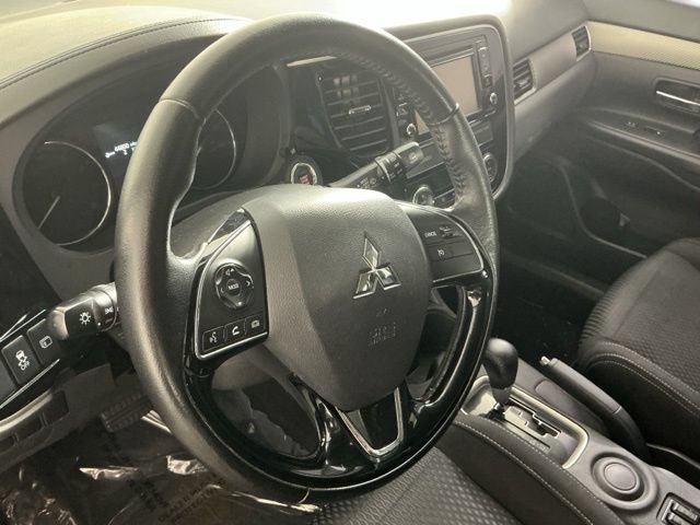 Used 2016 Mitsubishi Outlander SE FWD image 34