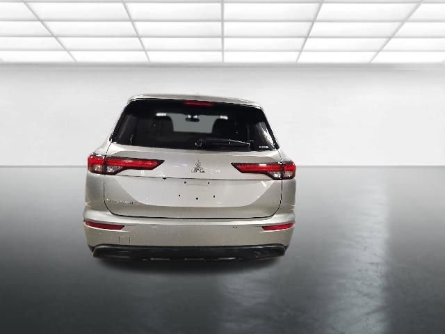 Used 2022 Mitsubishi Outlander ES AWD/4WD image 5