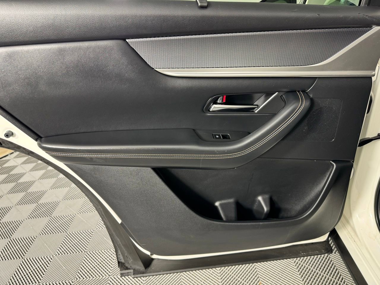 Used 2024 MAZDA CX-90 3.3 Turbo w/ Premium Package image 26