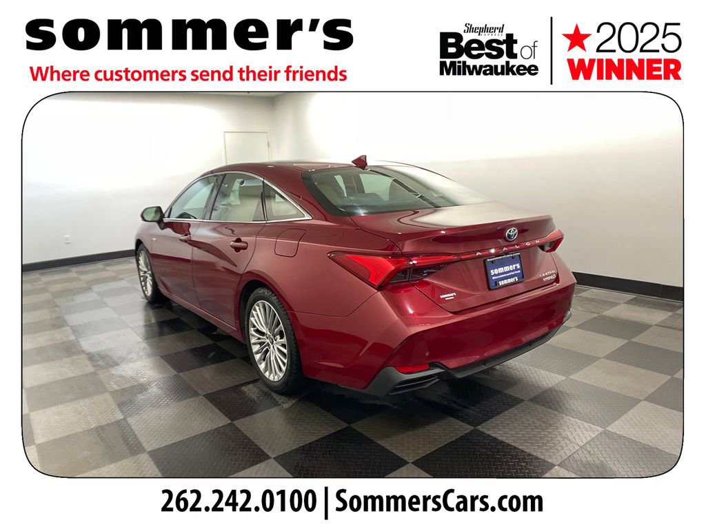 Used 2020 Toyota Avalon Limited image 3