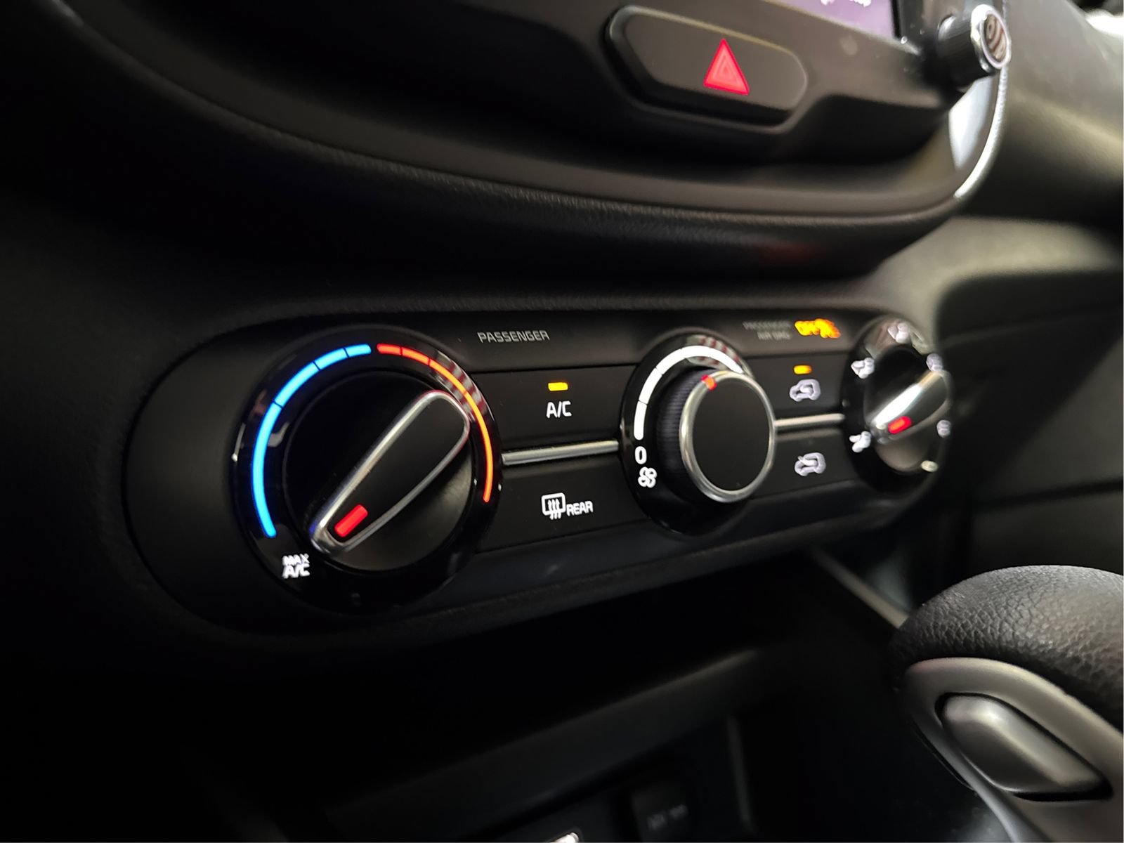 Used 2023 Kia Soul LX w/ LX Technology Package FWD image 21