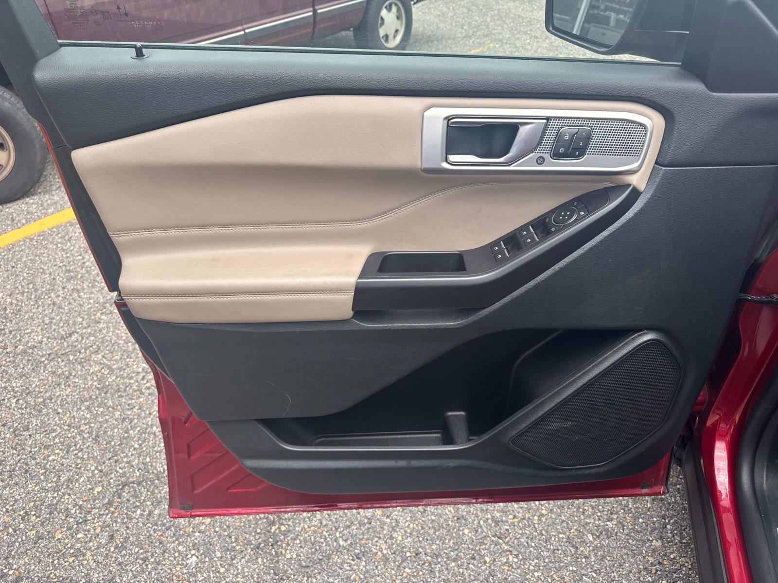 Used 2020 Ford Explorer Limited image 19