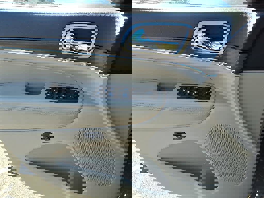 Used 2016 Jeep Grand Cherokee Limited image 19