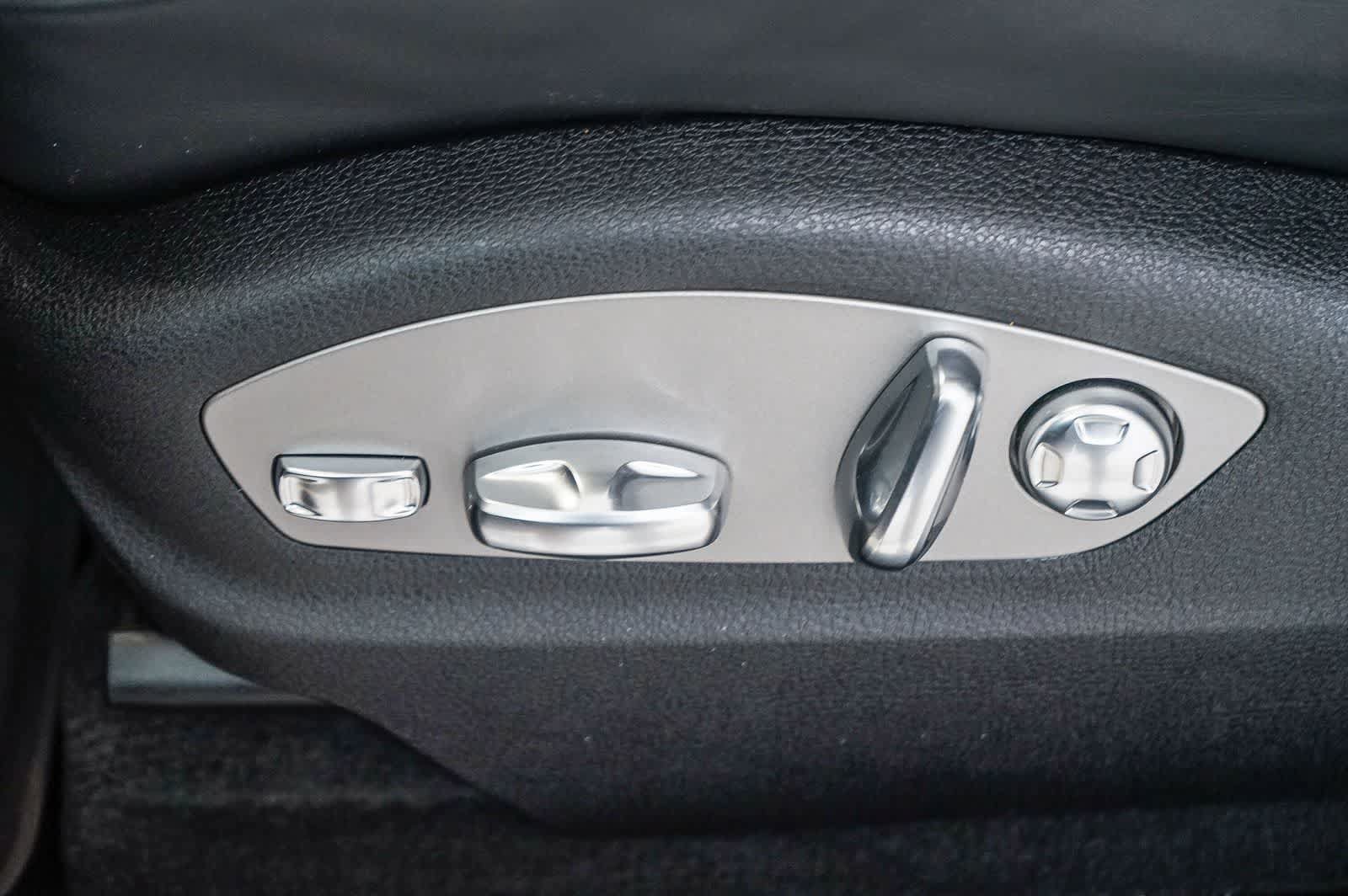 Certified 2026 Porsche Macan AWD/4WD image 26