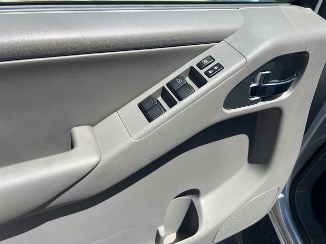 Used 2011 Nissan Frontier SL w/ Moonroof Pkg AWD/4WD image 21