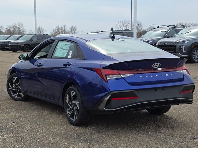 Certified 2025 Hyundai Elantra Sport image 23