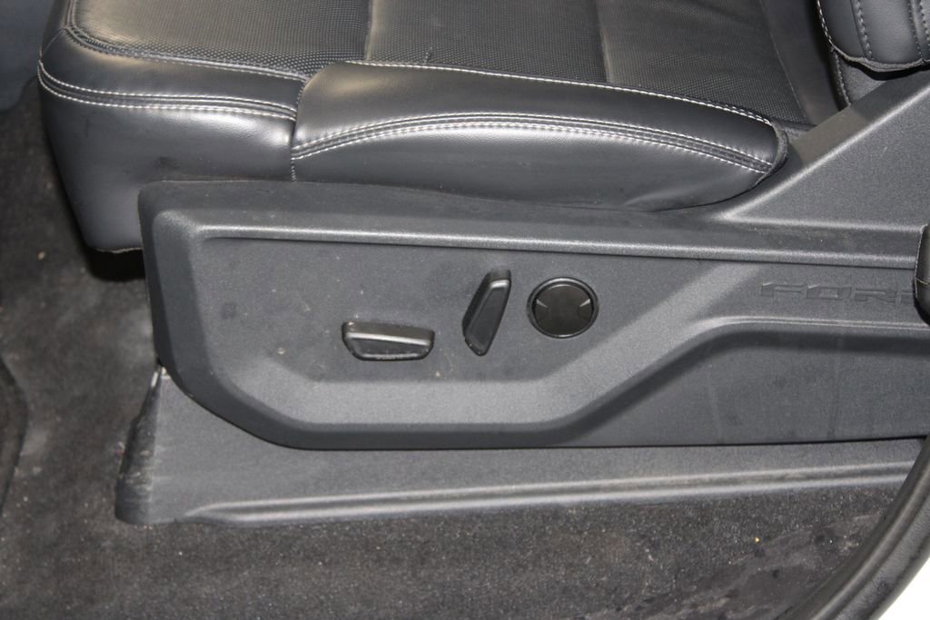 Used 2025 Ford Expedition Platinum image 17