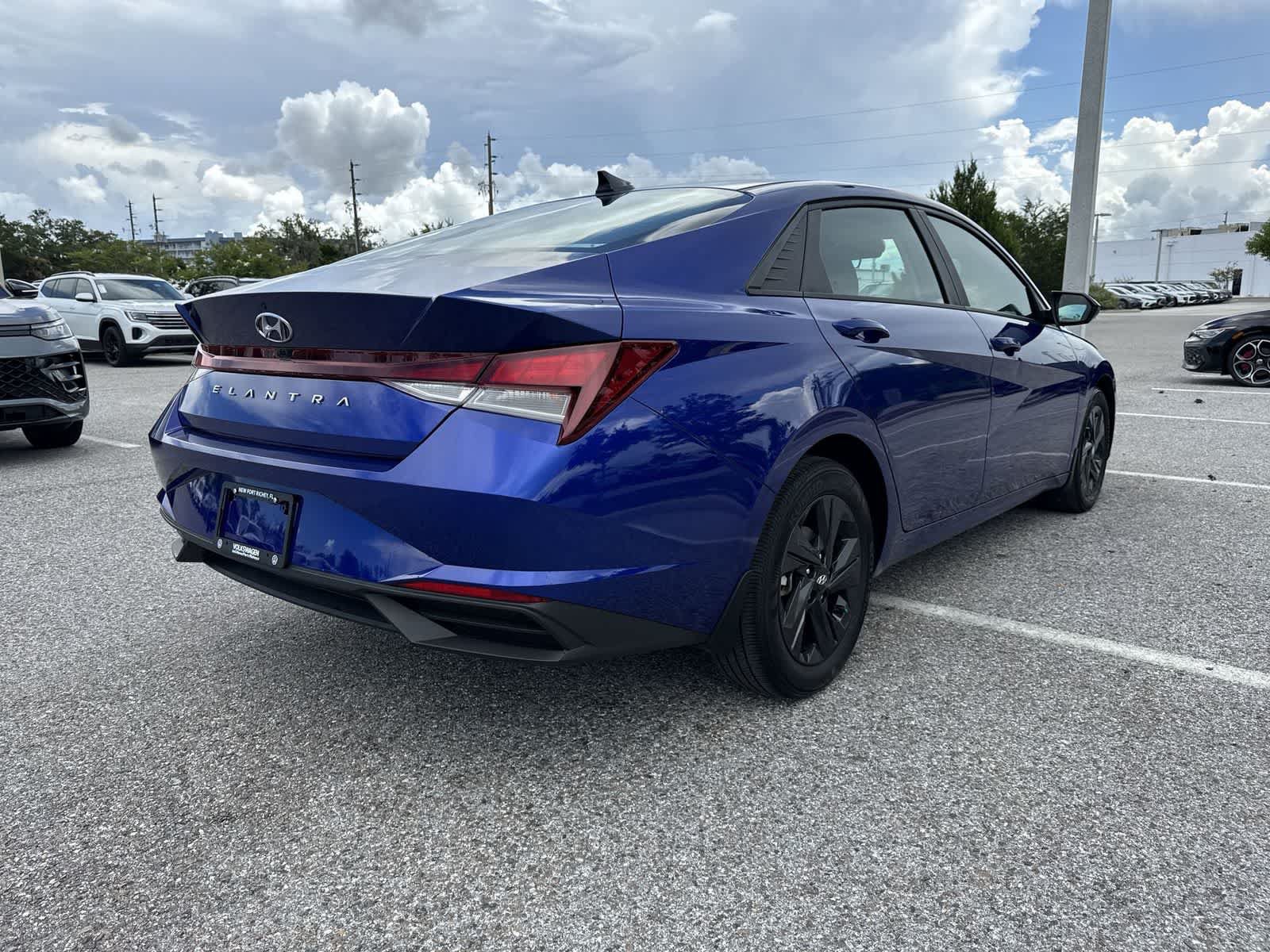 Used 2023 Hyundai Elantra SEL FWD image 14