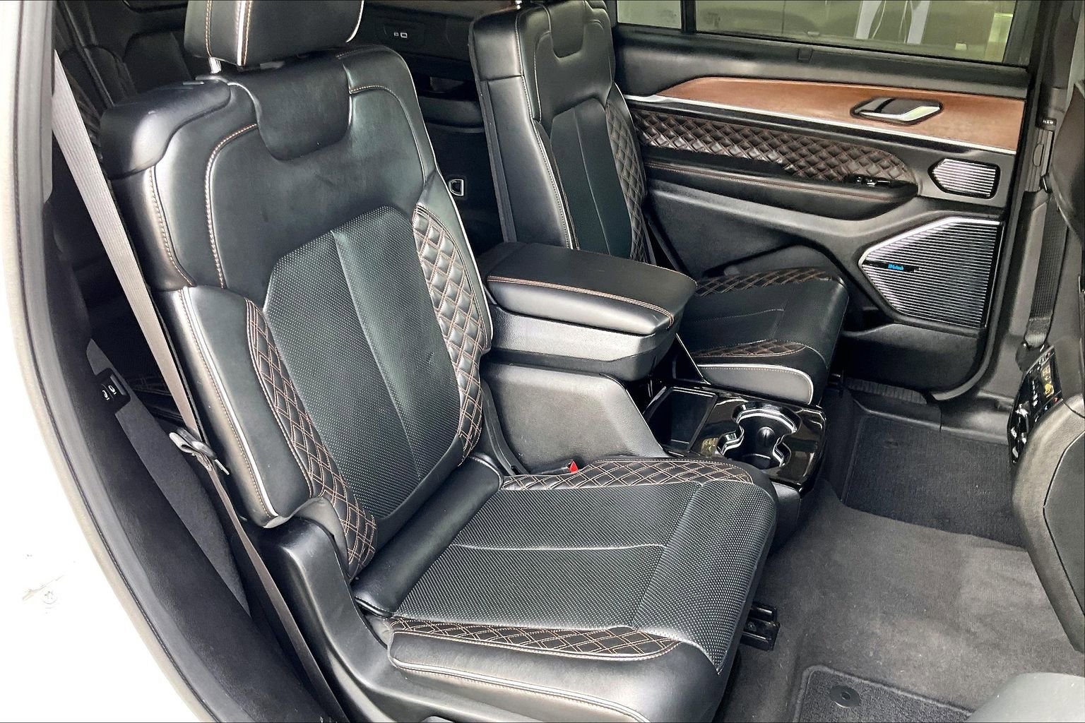 Used 2021 Jeep Grand Cherokee L Summit w/ Advanced Protech Group IV image 18