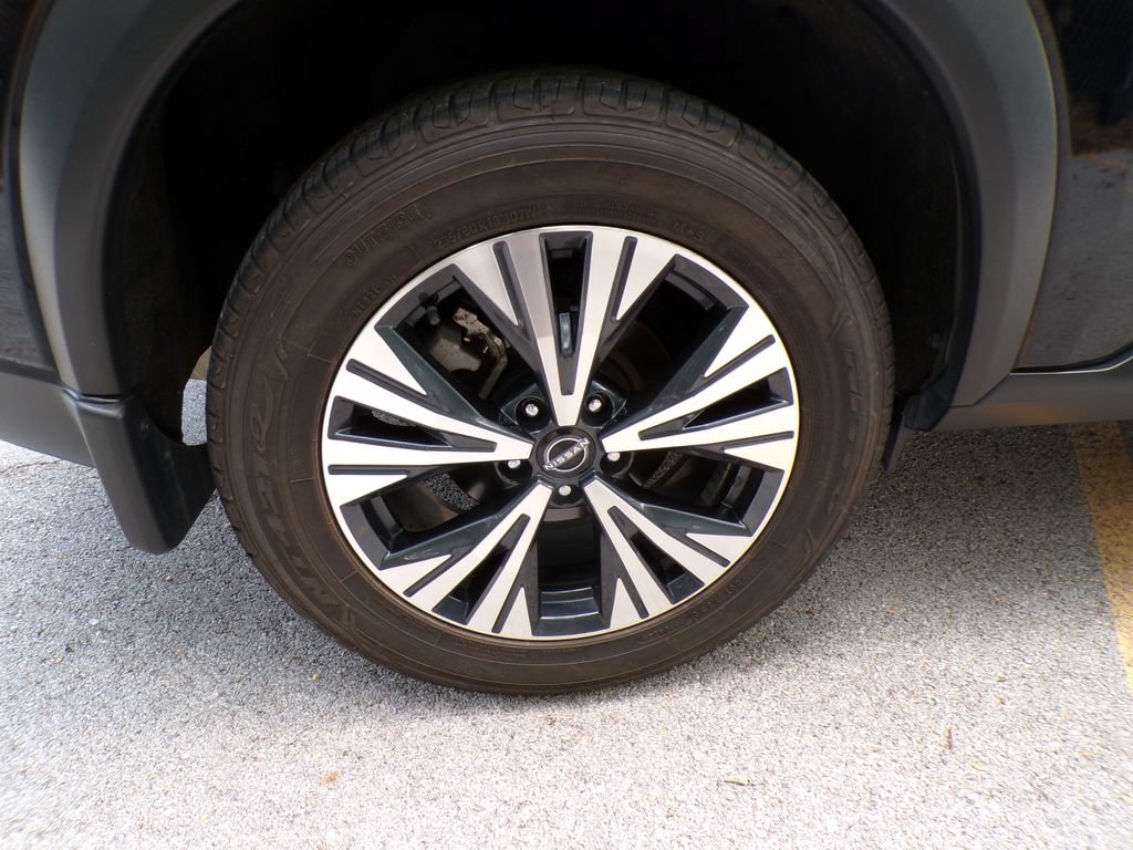 Used 2022 Nissan Rogue SV AWD/4WD image 19