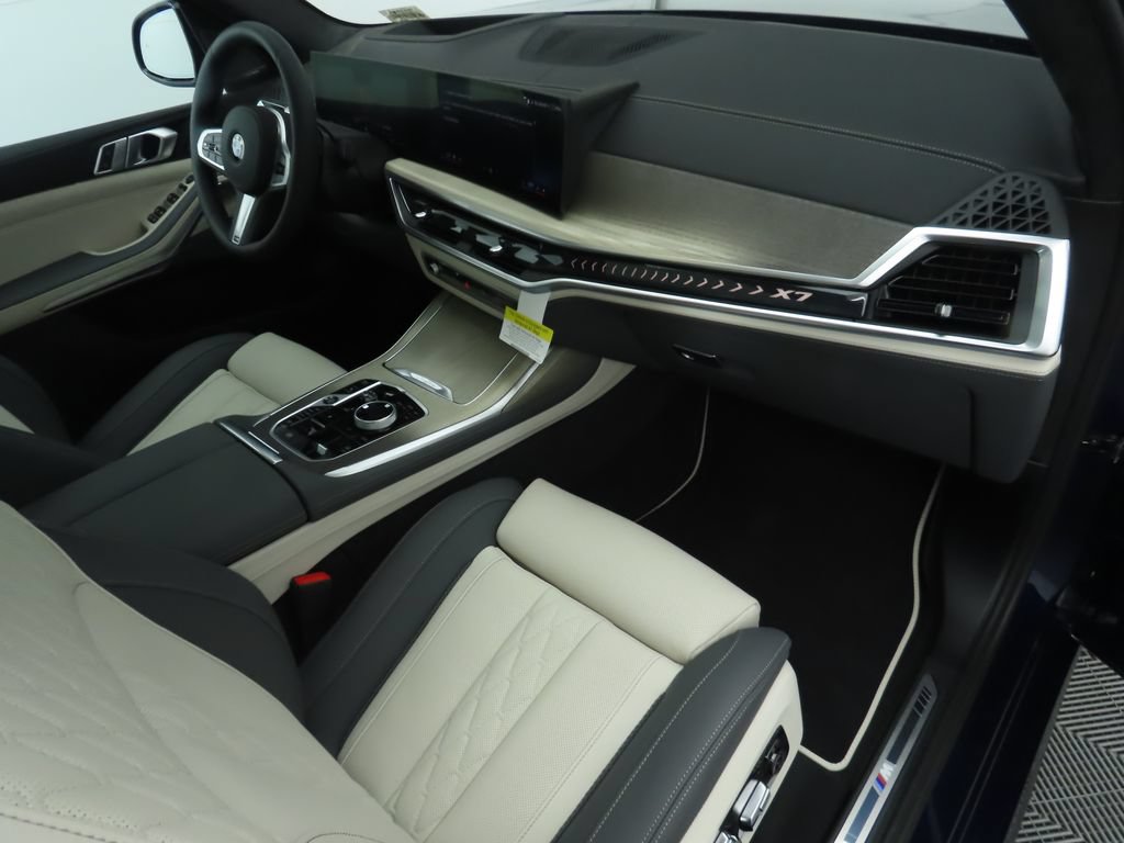 Used 2026 BMW X7 xDrive40i w/ Executive Package AWD/4WD image 19