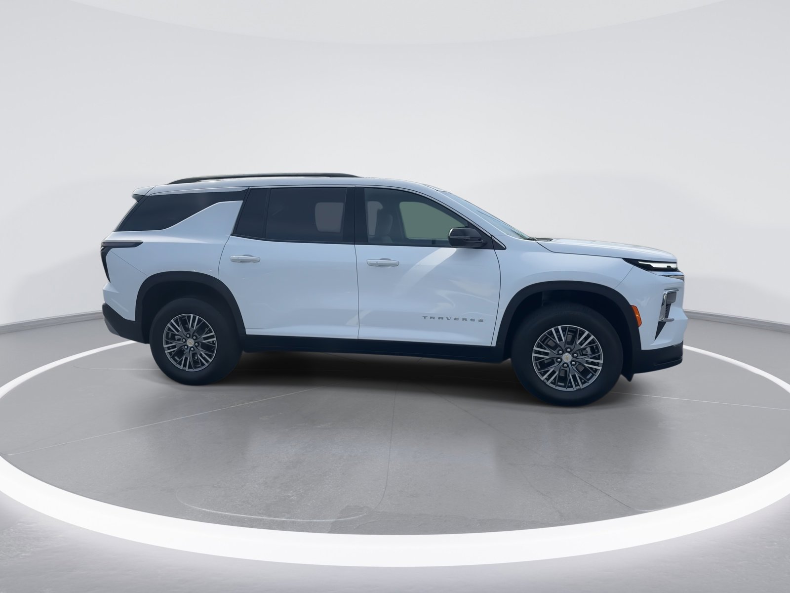 Used 2025 Chevrolet Traverse LT FWD image 10