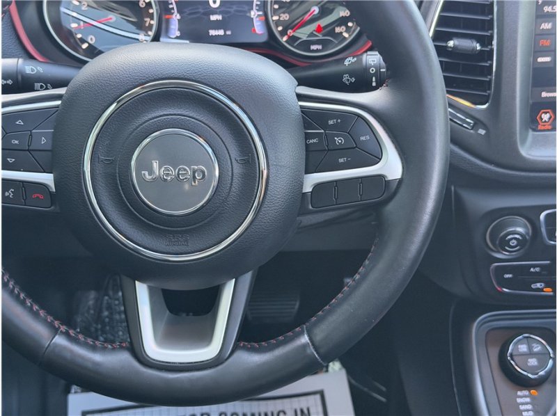 Used 2019 Jeep Compass Trailhawk w/ Leather Interior Group AWD/4WD image 35