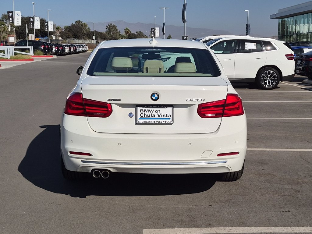 Used 2016 BMW 328i xDrive Sedan AWD/4WD image 7