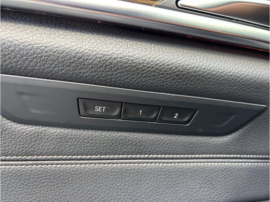 Used 2018 BMW 540i RWD image 23